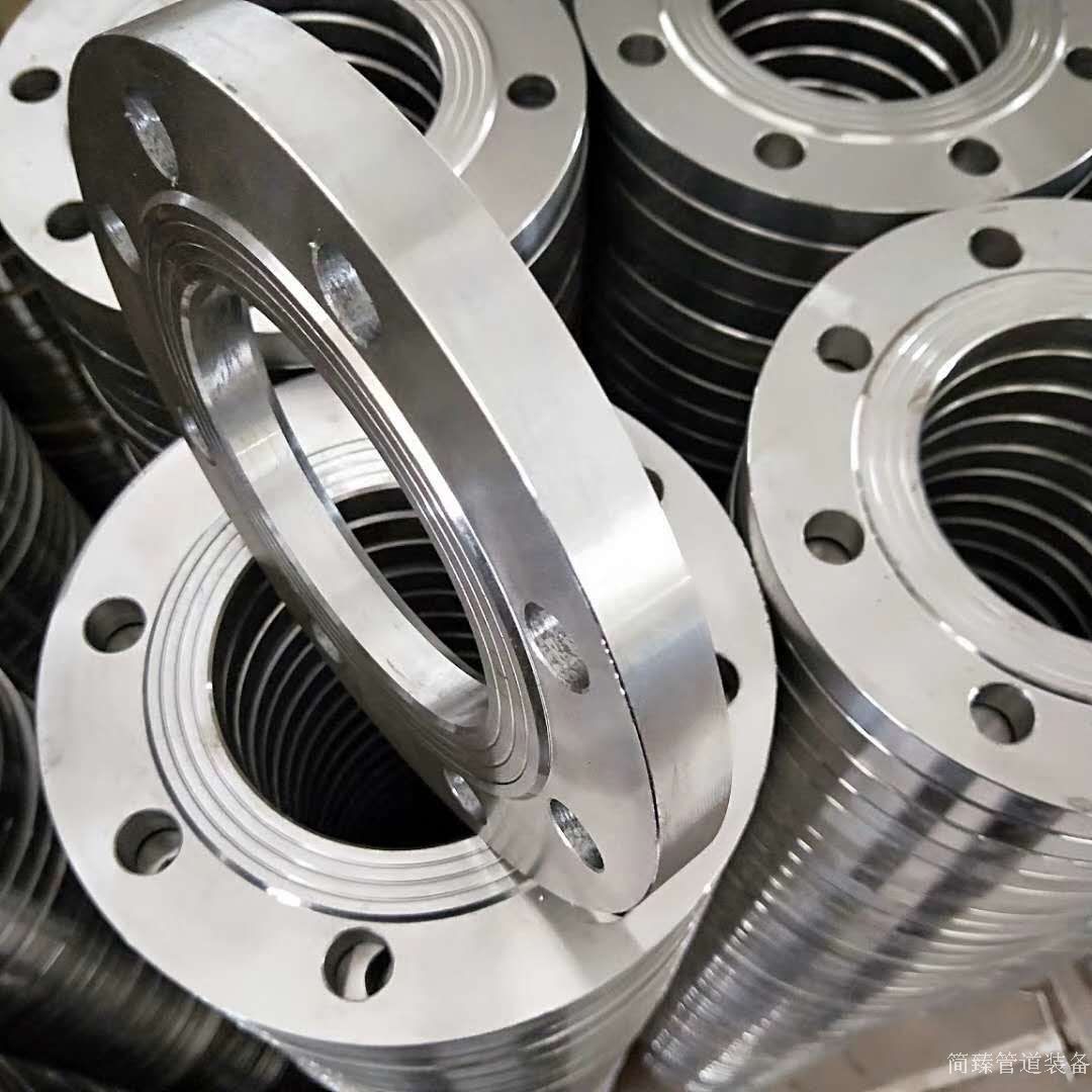 �������m